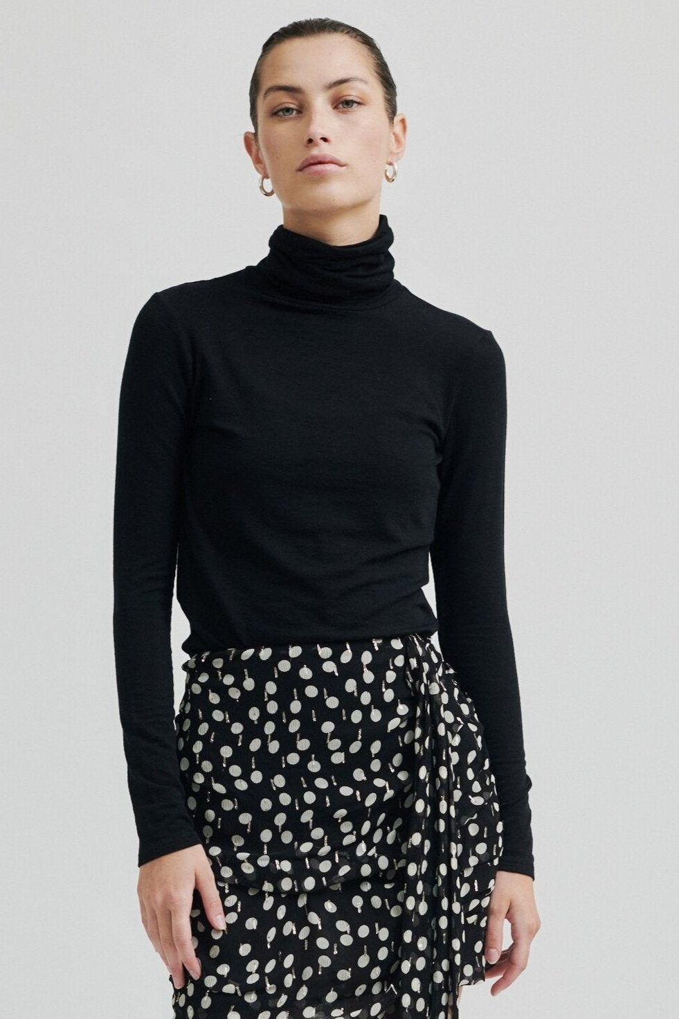 Matima T-Neck langærmet t-shirt - Sort